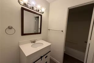 109 Wildwood Ct, Grapevine, TX 76051 - Photo 11