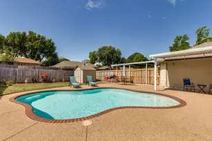 1608 Mayflower Dr, Carrollton, TX 75007 - Photo 23