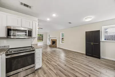 709 Stonebrooke Drive, Burleson, TX 76028 - Photo 11