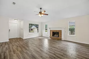 709 Stonebrooke Dr, Burleson, TX 76028 - Photo 5