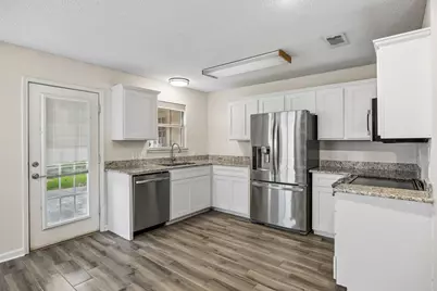 709 Stonebrooke Drive, Burleson, TX 76028 - Photo 9