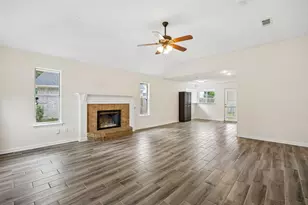 709 Stonebrooke Dr, Burleson, TX 76028 - Photo 3