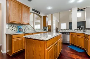 11701 Lampwick Ln, Frisco, TX 75035 - Photo 11