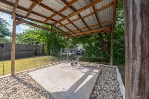 2017 Bluebonnet Dr, Fort Worth, TX 76111 - Photo 27