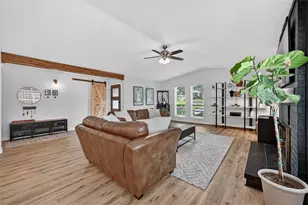 1025 Bellflower Dr, Carrollton, TX 75007 - Photo 5