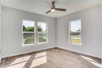 107 N Cherry Lane, Granbury, TX 76048 - Photo 17