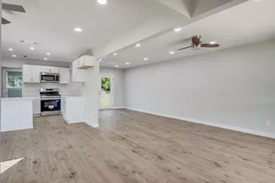 107 N Cherry Lane, Granbury, TX 76048 - Photo 5