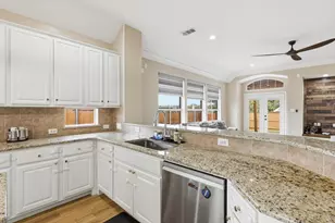 9436 Ponderosa Trail, Irving, TX 75063 - Photo 9