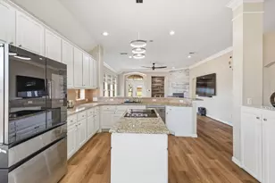 9436 Ponderosa Trail, Irving, TX 75063 - Photo 11