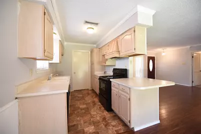8945 Flicker Lane, Dallas, TX 75238 - Photo 5