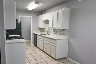 604 N Sewell Dr, Decatur, TX 76234 - Photo 3