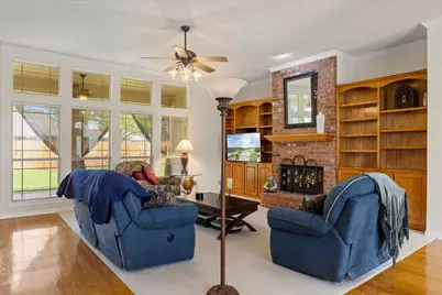 504 Buena Vista Court, Granbury, TX 76049 - Photo 5