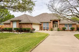 504 Buena Vista Ct, Granbury, TX 76049 - Photo 1