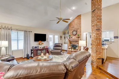 841 Sierra Vista Drive, Burleson, TX 76028 - Photo 11