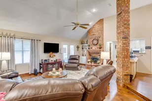 841 Sierra Vista Dr, Burleson, TX 76028 - Photo 11