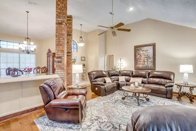 841 Sierra Vista Drive, Burleson, TX 76028 - Photo 13