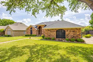 841 Sierra Vista Dr, Burleson, TX 76028 - Photo 3