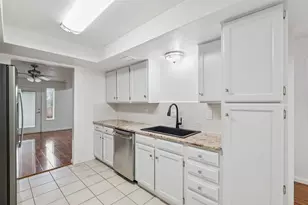 930 Shady Creek Ln, Bedford, TX 76021 - Photo 7