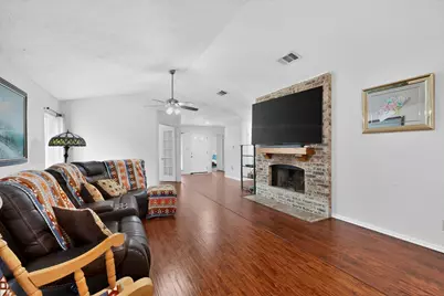 9404 Pinehaven Drive, Dallas, TX 75227 - Photo 11