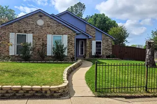 9404 Pinehaven Dr, Dallas, TX 75227 - Photo 1
