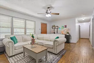 139 Meadowbrook St, Robinson, TX 76706 - Photo 5