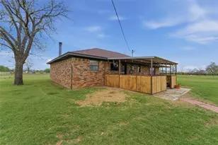132 Crowley Ln, Mineral Wells, TX 76067 - Photo 21