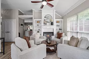 8601 Joshua Ct, North Richland Hills, TX 76182 - Photo 9