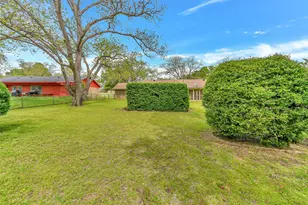 810 Hilltop Dr, Weatherford, TX 76086 - Photo 13