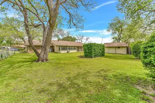 810 Hilltop Dr, Weatherford, TX 76086 - Photo 11