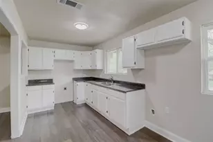 1245 Whispering Ct, Dallas, TX 75241 - Photo 9