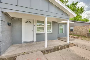 1913 San Antonio St, Grand Prairie, TX 75051 - Photo 5