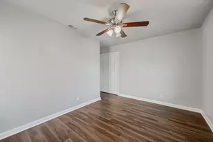 1913 San Antonio St, Grand Prairie, TX 75051 - Photo 17