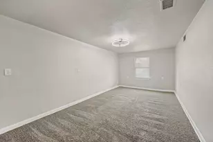 1913 San Antonio St, Grand Prairie, TX 75051 - Photo 19