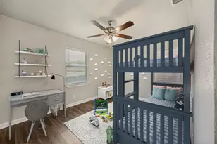 1913 San Antonio St, Grand Prairie, TX 75051 - Photo 9