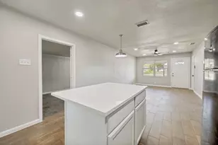 1913 San Antonio St, Grand Prairie, TX 75051 - Photo 11