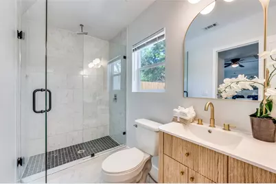 2605 Greenhurst Drive, Farmers Branch, TX 75234 - Photo 23