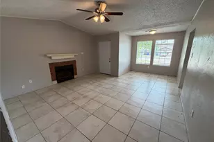 737 Woodland Ct, Kennedale, TX 76060 - Photo 3