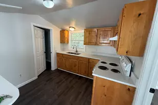 813 S Smith St, Ennis, TX 75119 - Photo 3