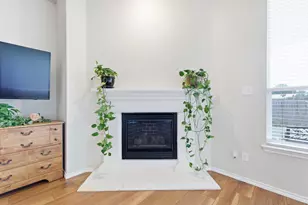 817 Huebner Way, Burleson, TX 76028 - Photo 21