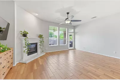 817 Huebner Way, Burleson, TX 76028 - Photo 17