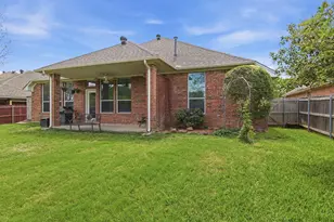 817 Huebner Way, Burleson, TX 76028 - Photo 35