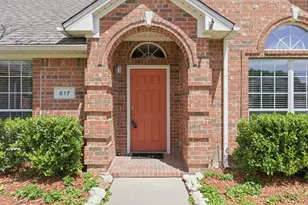 817 Huebner Way, Burleson, TX 76028 - Photo 5