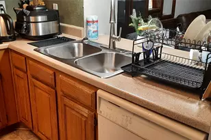 2121 Park Willow Ln, Arlington, TX 76011 - Photo 7