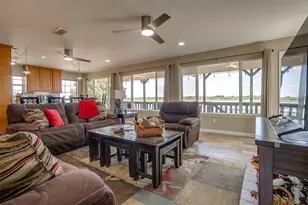 5901 Parkside Ct, Granbury, TX 76048 - Photo 3