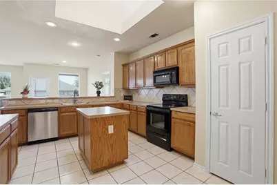 6361 Redeagle Creek Drive, Fort Worth, TX 76179 - Photo 9