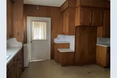 1303 W 3rd Avenue, Corsicana, TX 75110 - Photo 9