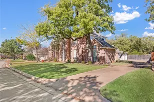 5519 Hunterwood Ln, Arlington, TX 76017 - Photo 3