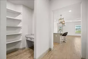 5707 Stonegate Cir, Granbury, TX 76048 - Photo 3