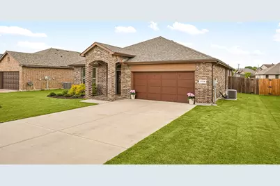 1720 Cross Creek Lane, Cleburne, TX 76033 - Photo 3