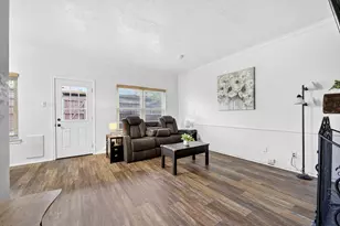 613 Trailwood Ct, Garland, TX 75043 - Photo 7